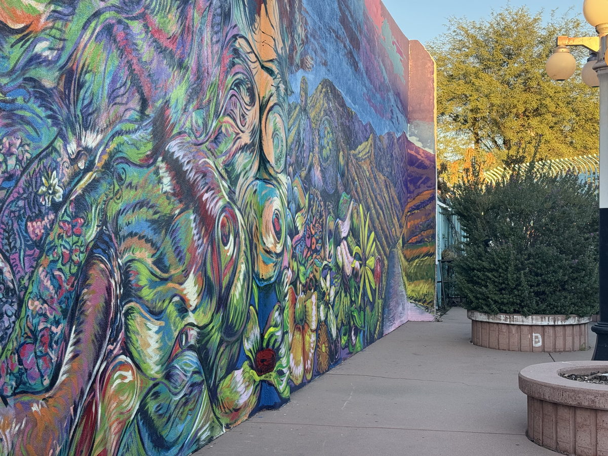 Mural alley